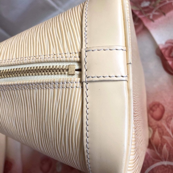 AUTHENTIC LV EPI YELLOW ALMA BAG - Picture 9 of 16